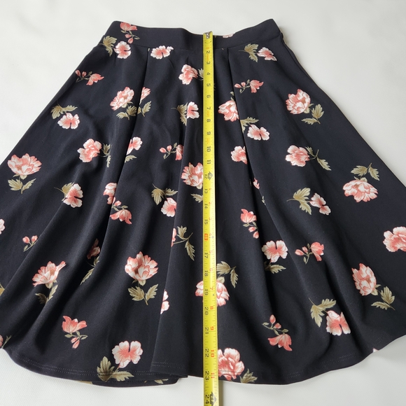 Womens Floral Pleated Skirt Knee Length Formal Size Small - Picture 4 of 5